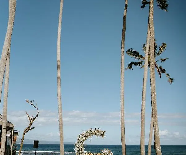 Samudra Luxury Beachfront * Ketewel